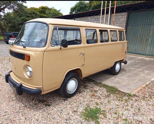 VOLKSWAGEN KOMBI 1.6 STD 8V GASOLINA 3P MANUAL